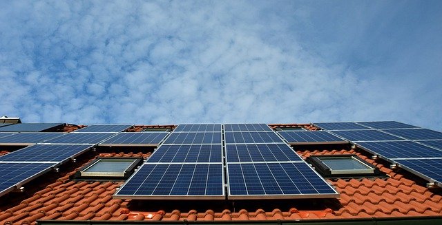 ¿Cuántos paneles solares necesito?